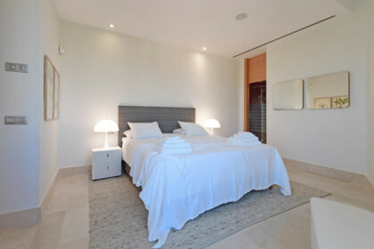 c7ab8ff5789cc8e41e5de2e7a310c642 - 7