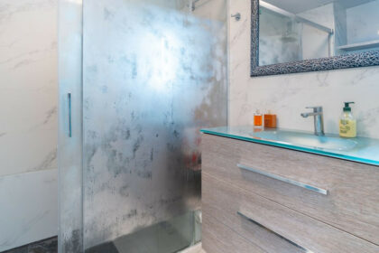 c93f61b4d73da71aa2bc9ee526ee4e8f - 12