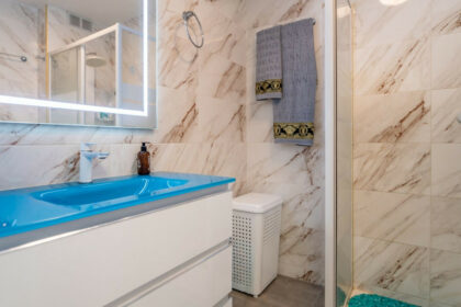 c93f61b4d73da71aa2bc9ee526ee4e8f - 13