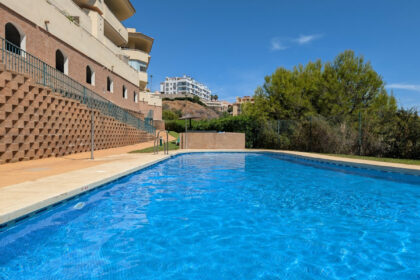 ca0fc610b697a18c519b90f841d48bcb - 2