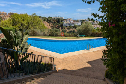 ca0fc610b697a18c519b90f841d48bcb - 22