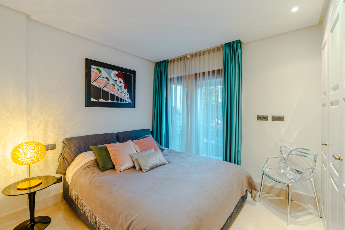 ca11ca46907b1d7721d90244fa4e6a80 - 12