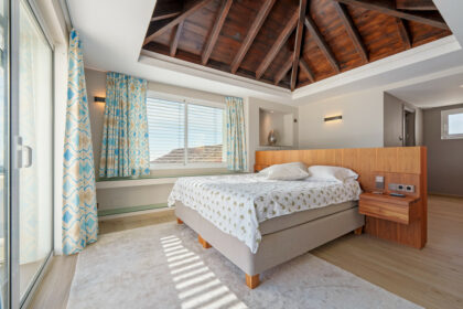 cb4928ff84d74fc344276f4dc5983b15 - 31