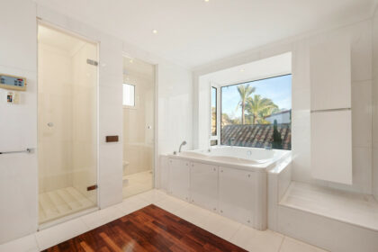 cb4928ff84d74fc344276f4dc5983b15 - 32