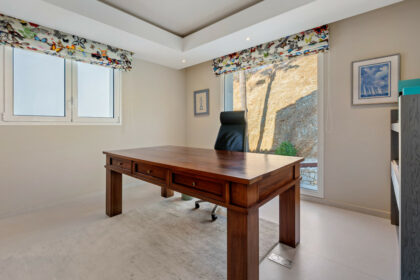 cb4928ff84d74fc344276f4dc5983b15 - 42