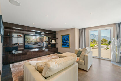 cb4928ff84d74fc344276f4dc5983b15 - 43