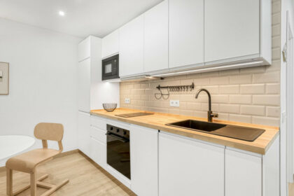 cc0133344f5aa267a4604c4aaa574ce5 - 18