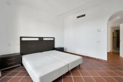 cc10206f791d62621a07bf7cfa75ea24 - 17