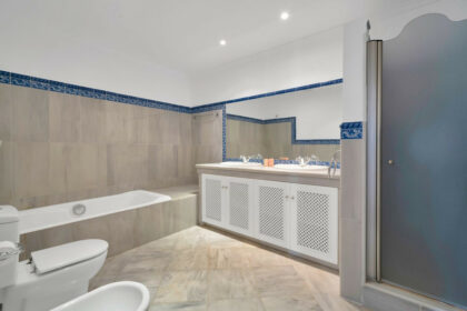 cc10206f791d62621a07bf7cfa75ea24 - 18