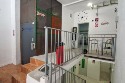 cc9337a046933e5eb9b7ec7e19e7d24b - 1