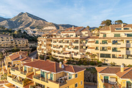 cf2a8aa53038abd85e0b59d1a5b91fa9 - 17