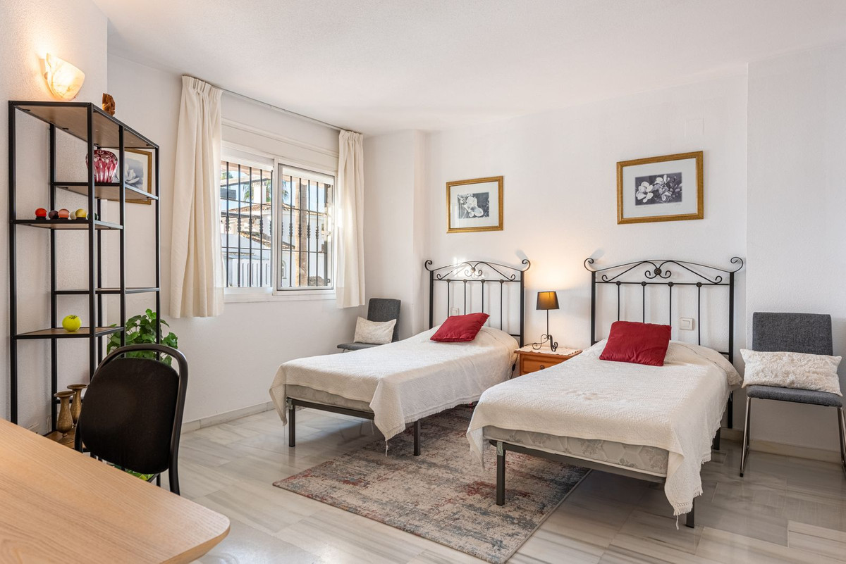 cf744053451451594111c130d357f8c1 - 13