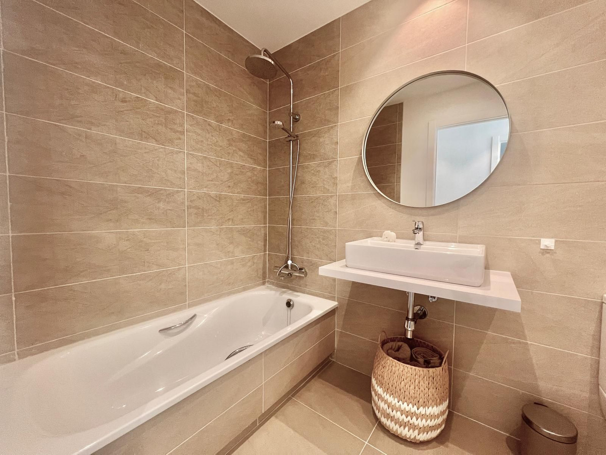 d0d21b8ac0d87a72c08062087a79c455 - 23