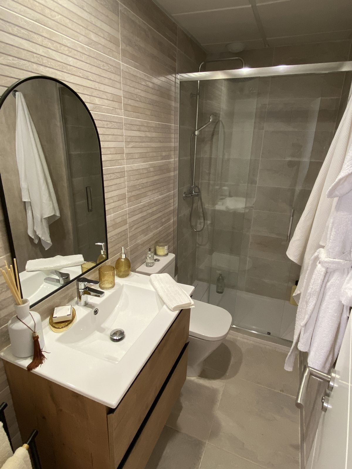 d2209e564b989806a61dab31968cfb69 - 16