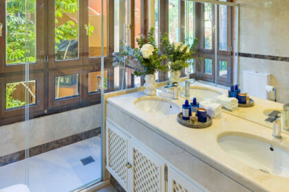 d2a62a2acfa333be9118e7849f210bce - 12