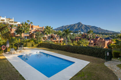 d2a62a2acfa333be9118e7849f210bce - 19