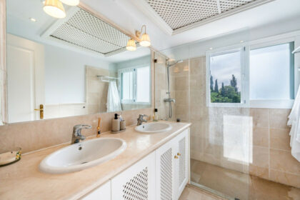 d30482e77202f8a96da6ab25b342265f - 21