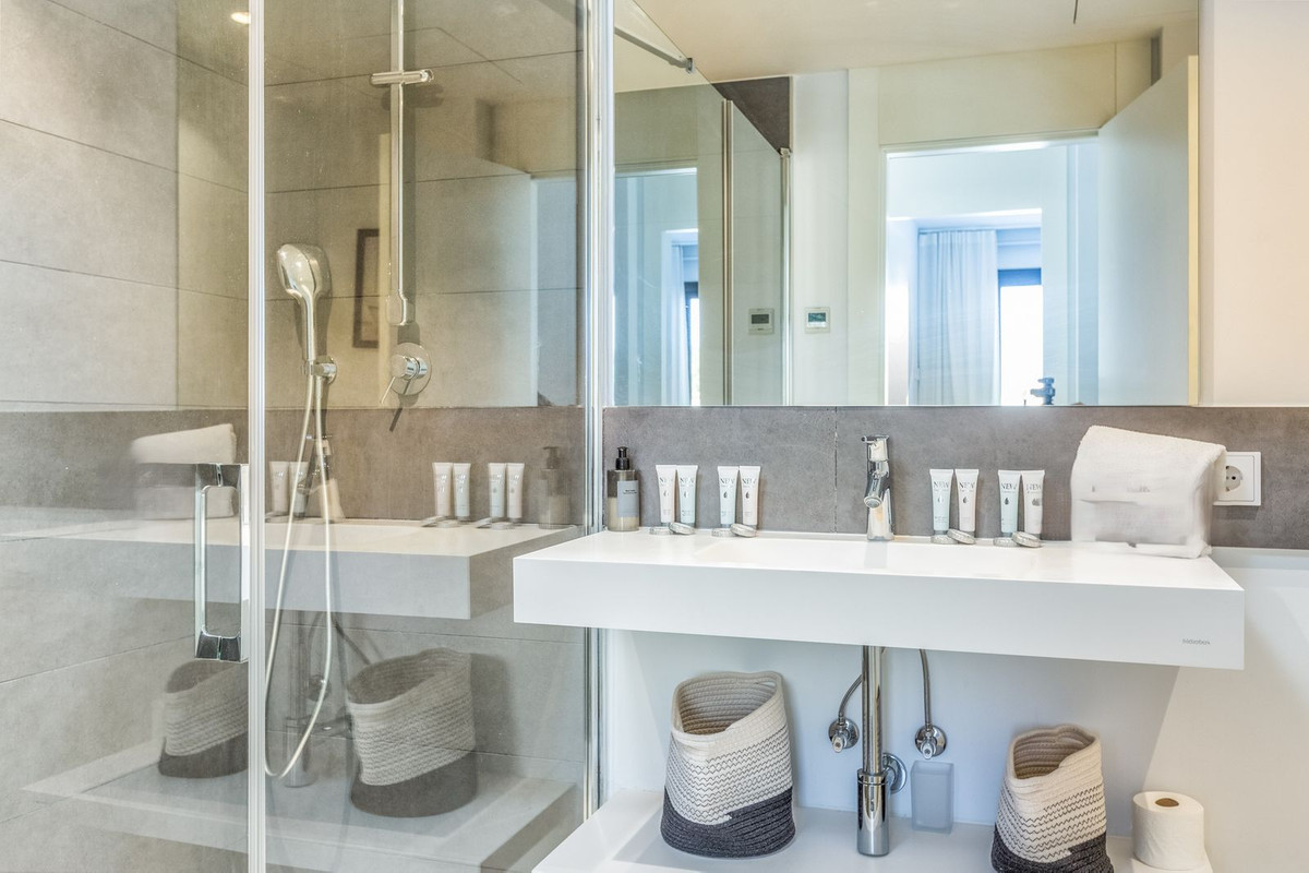 d3914d77811b615dd7e97a45fbfa8442 - 15