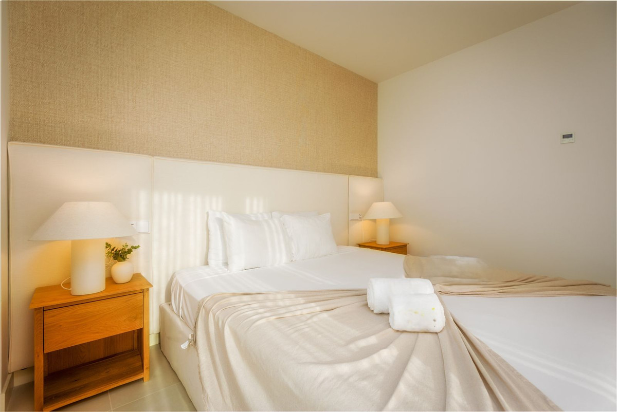 d3914d77811b615dd7e97a45fbfa8442 - 18