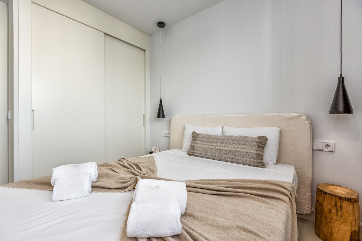 d3914d77811b615dd7e97a45fbfa8442 - 24