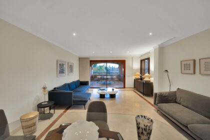 d4a1f18e55bc39159ba9506783226cdf - 16