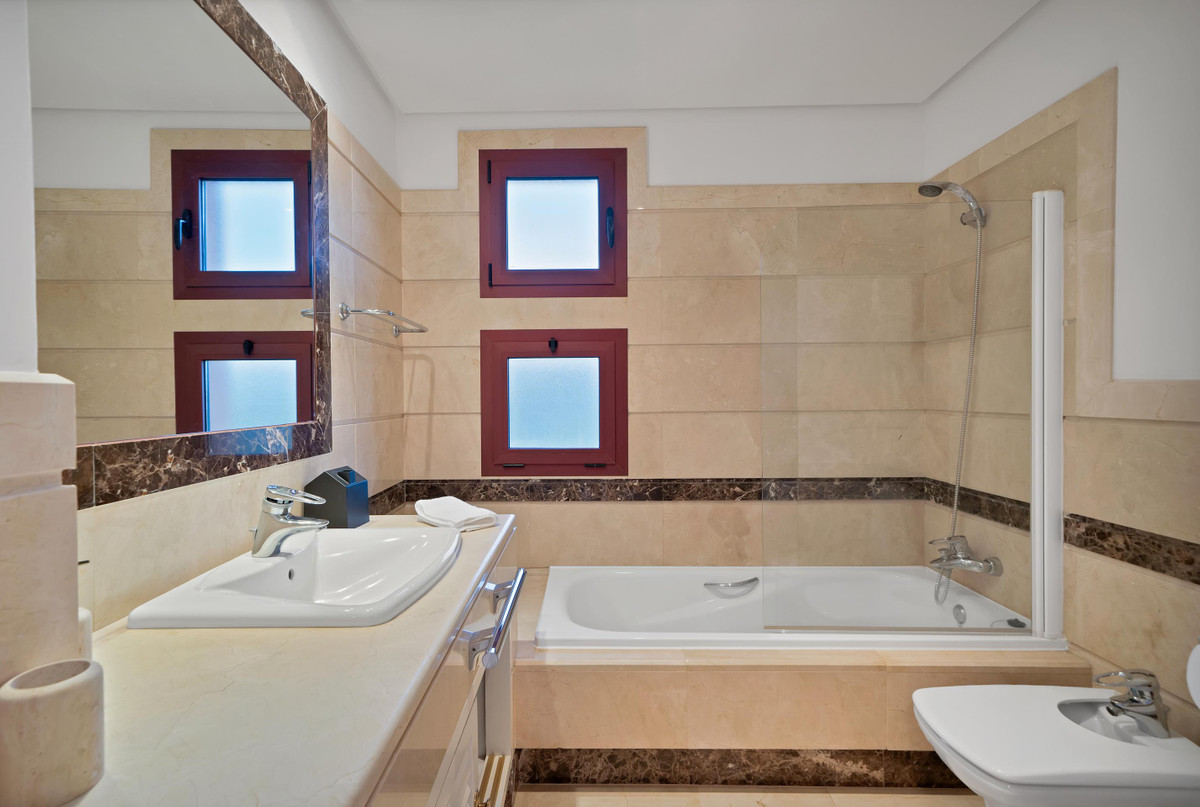 d4a1f18e55bc39159ba9506783226cdf - 36