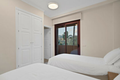 d4a1f18e55bc39159ba9506783226cdf - 37