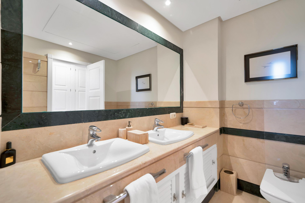 d4a1f18e55bc39159ba9506783226cdf - 40