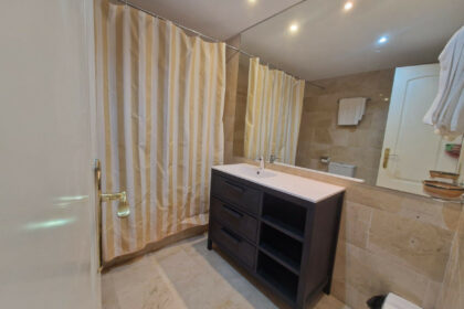 d4b1b14d5ed19b7f76c03090a42259be - 18