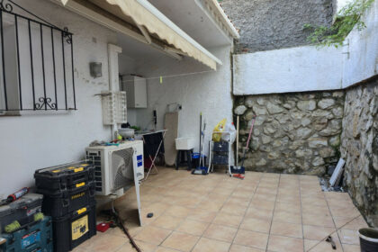 d4f464395fff32fd779d41fc573c0a5e - 12