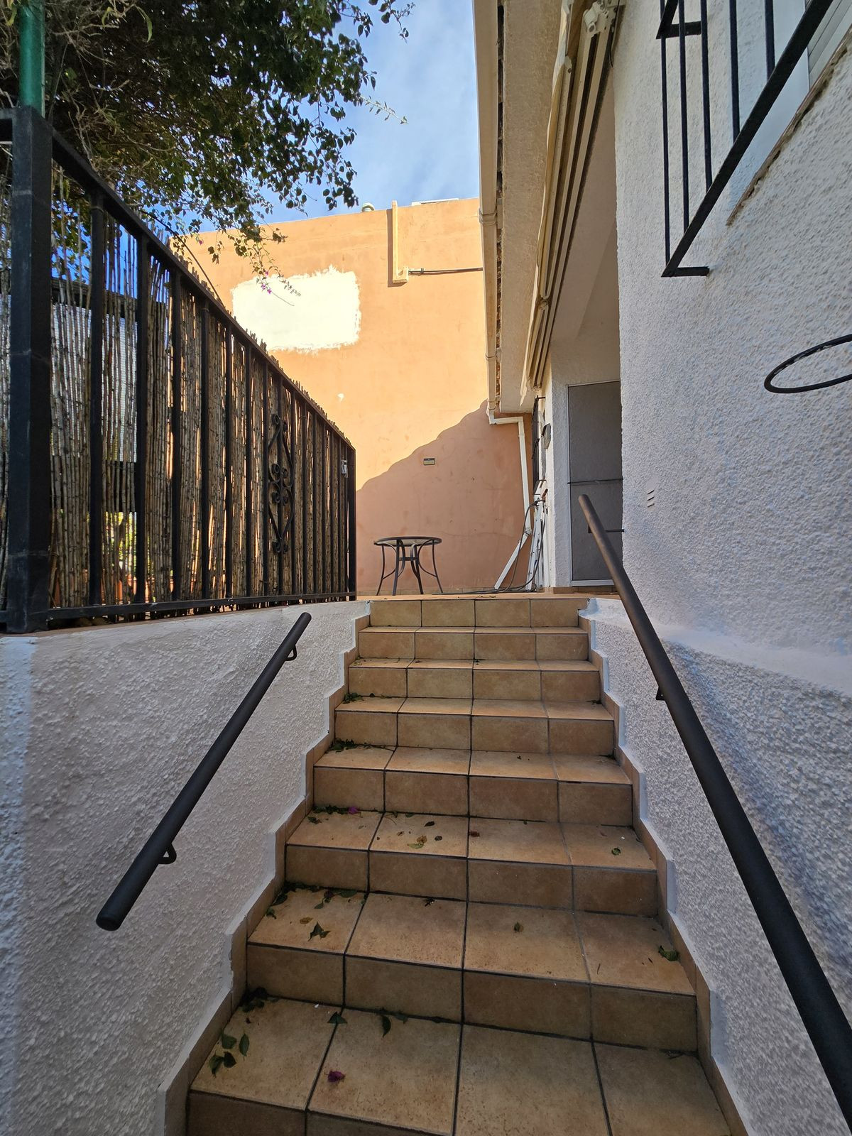 d4f464395fff32fd779d41fc573c0a5e - 17