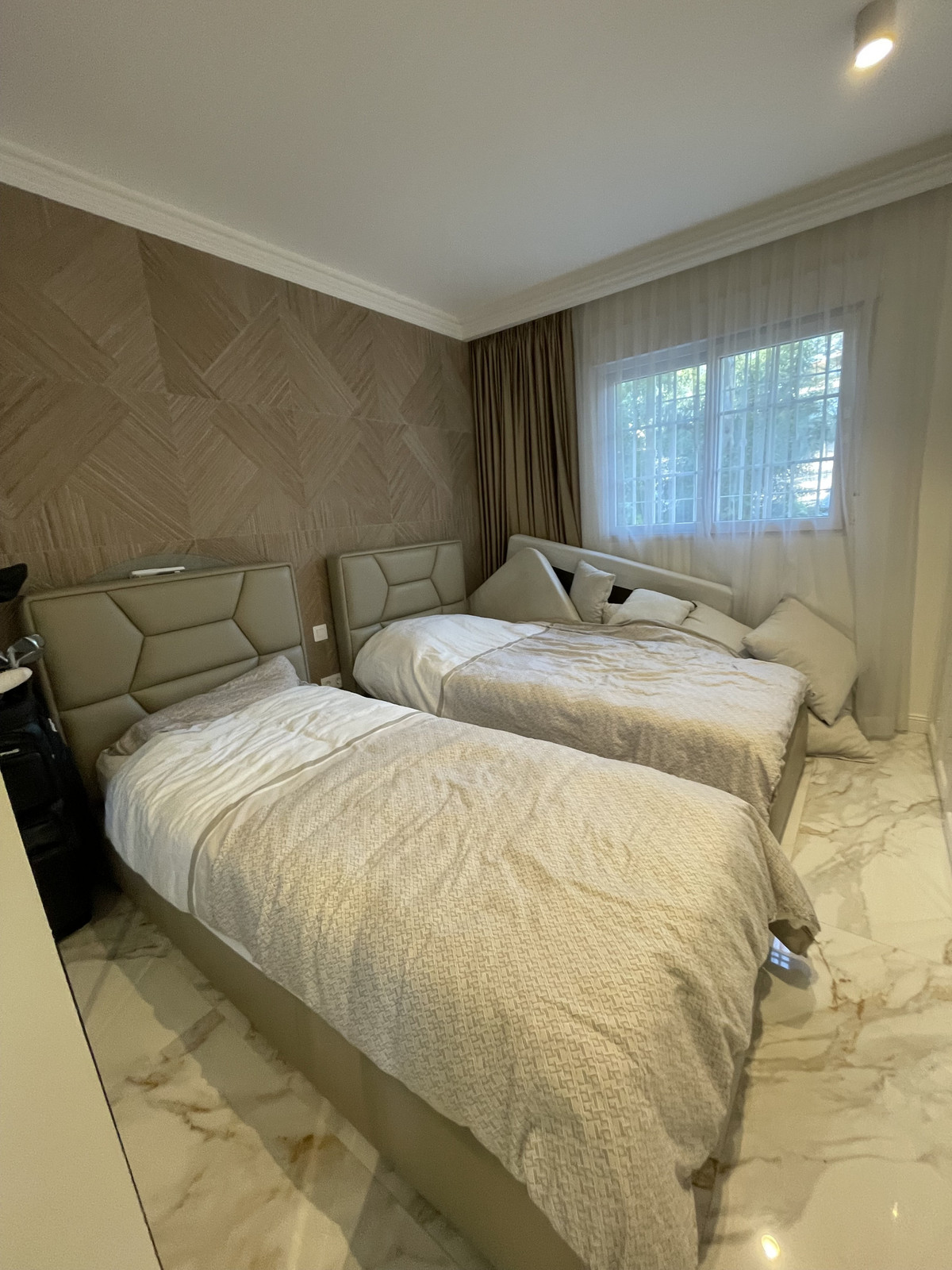 d555996e0c17a7c921de1ffb8f2827b5 - 10