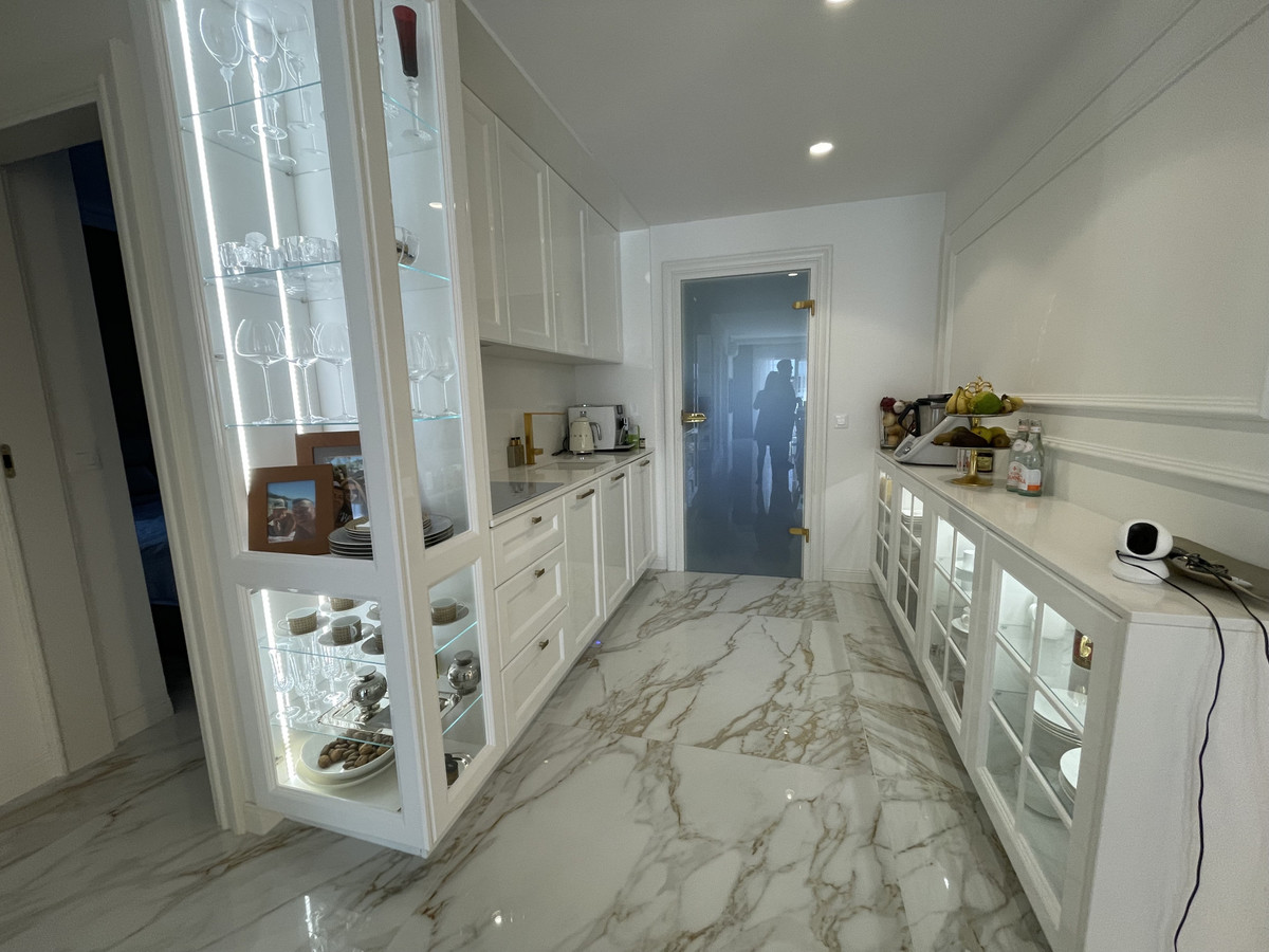 d555996e0c17a7c921de1ffb8f2827b5 - 11