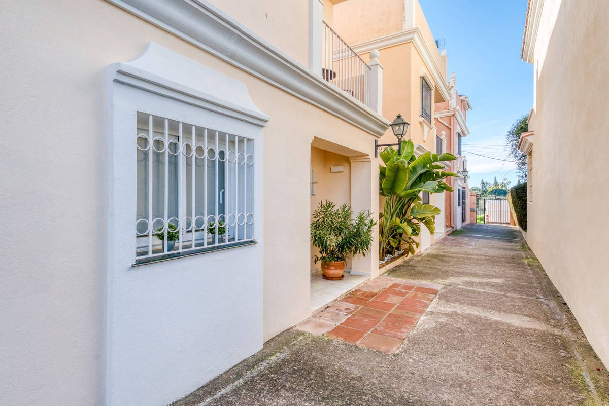 d6219d37c6c98e87f63e1bf8e9b8155c - 27