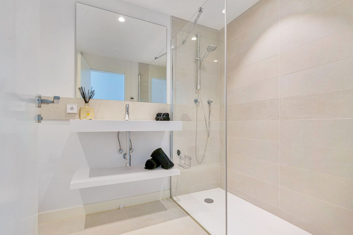 d777081949c18d239b5f9c1164891f07 - 11