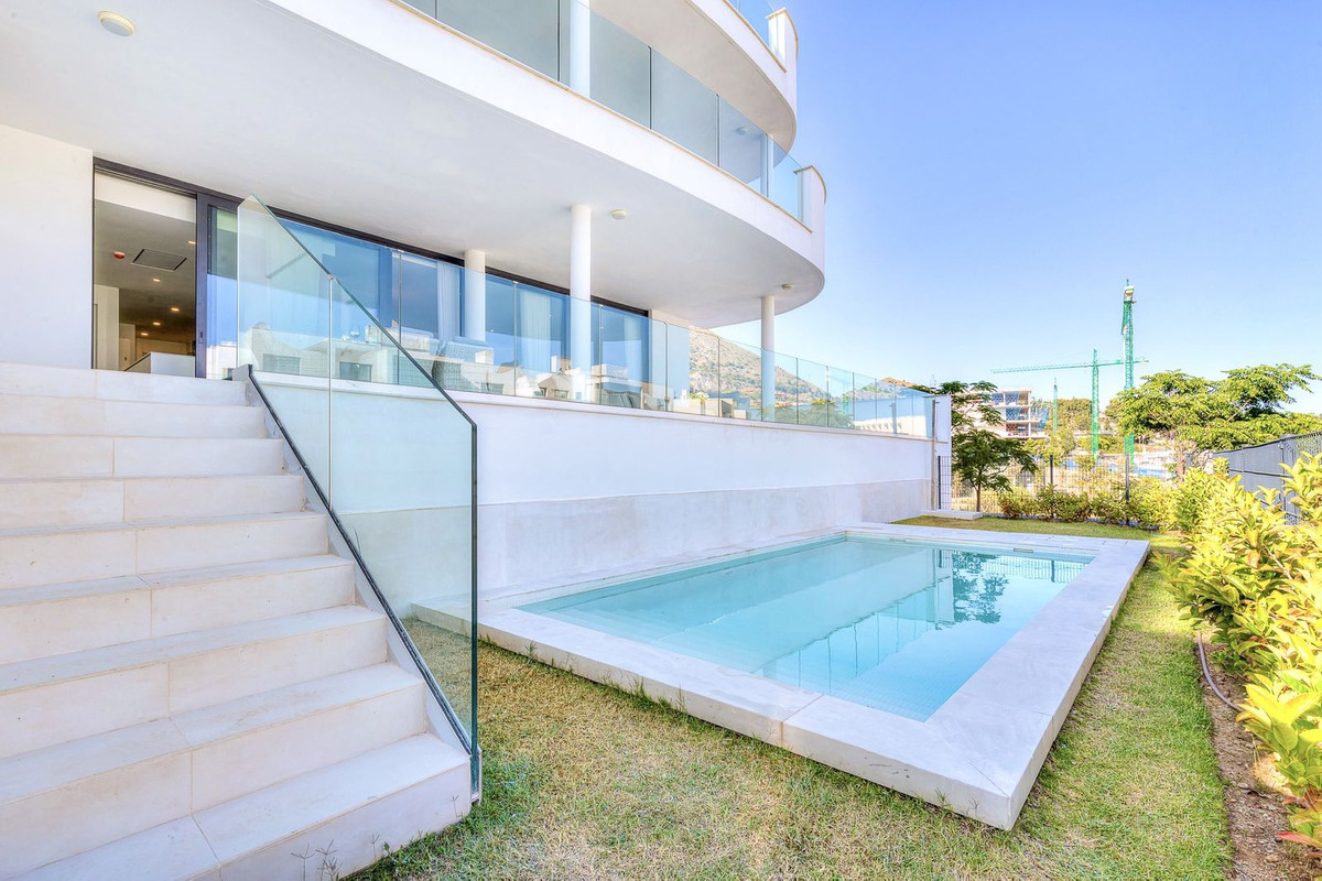 d777081949c18d239b5f9c1164891f07 - 16