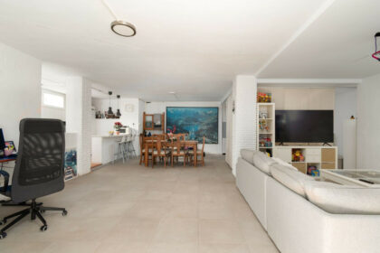 d8154bbf4a5d7bbc26be3081472459a6 - 25