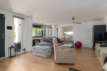 d8154bbf4a5d7bbc26be3081472459a6 - 28