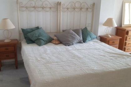 d8ad635be688d5e0ce7fab33821fbea1 - 14