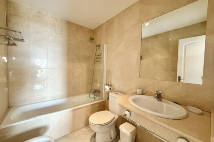 d8ad635be688d5e0ce7fab33821fbea1 - 15