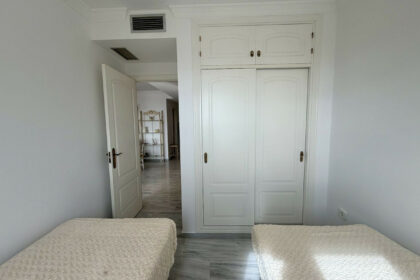 d8ad635be688d5e0ce7fab33821fbea1 - 17