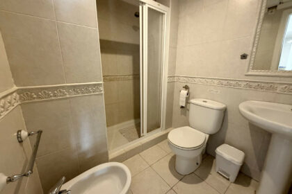 d8ad635be688d5e0ce7fab33821fbea1 - 18