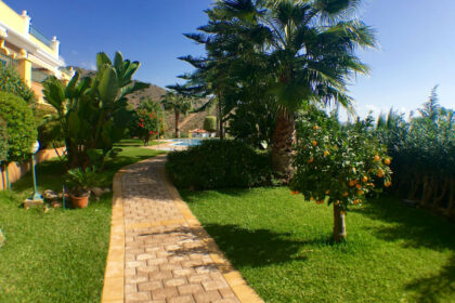 d8ad635be688d5e0ce7fab33821fbea1 - 26