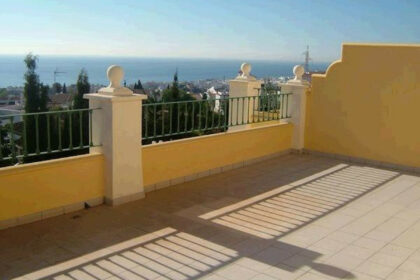 d8ad635be688d5e0ce7fab33821fbea1 - 30