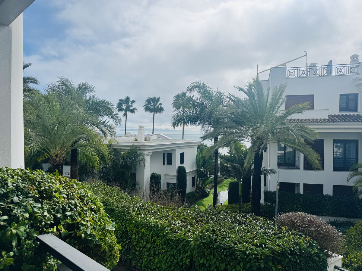 d8bdb0c4cd5026325e5f087cf4793d7f - 1