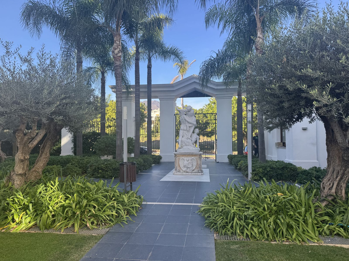 d8bdb0c4cd5026325e5f087cf4793d7f - 13