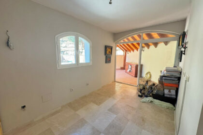 d9a5c450fa03d279c1d3396a8562a175 - 11