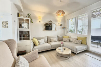 d9fcb78ce06e75fb3285ff2f22001e5e - 1