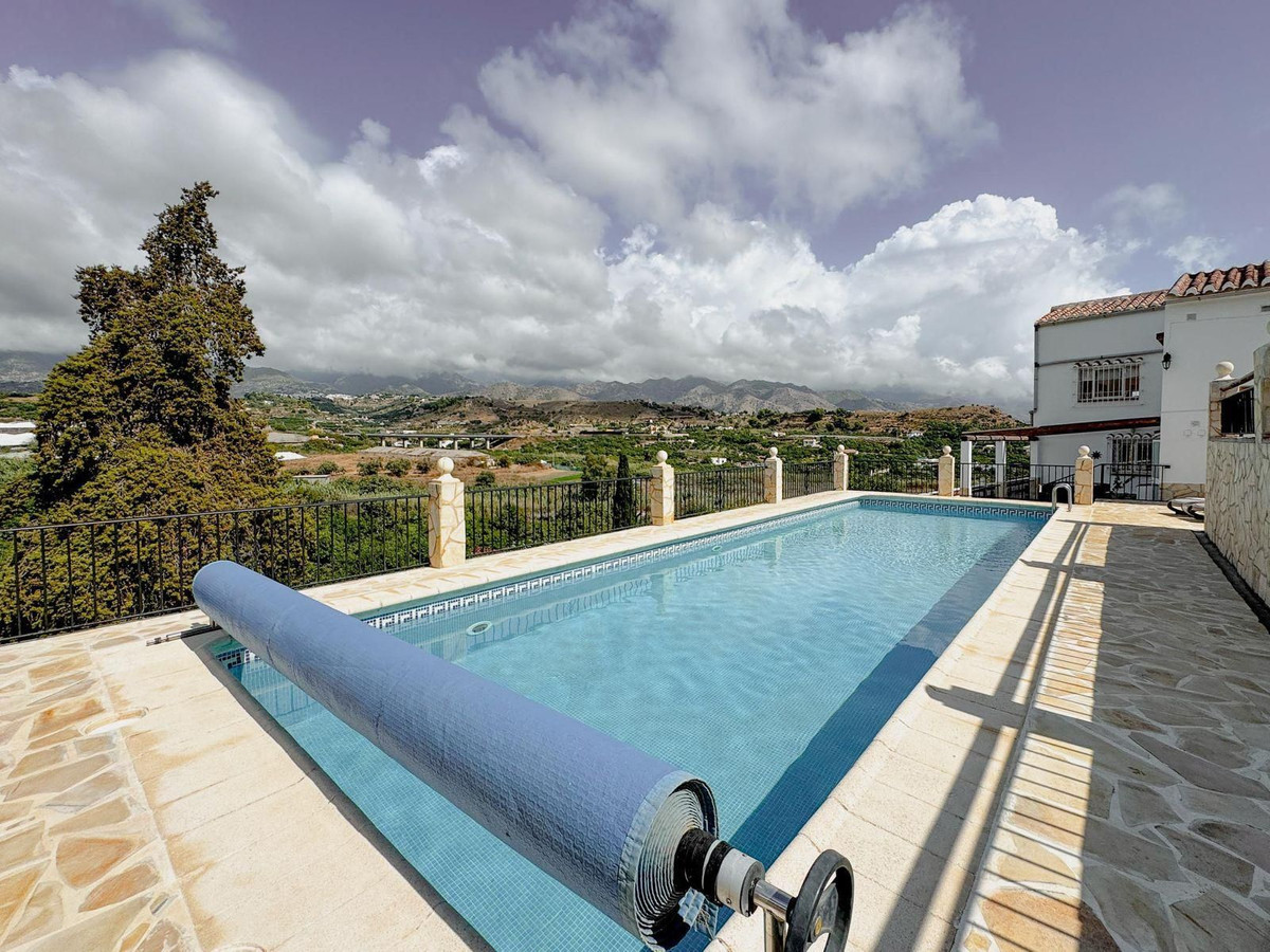 dc6ee3efeb90d1d381b359172e2394d0 - 24