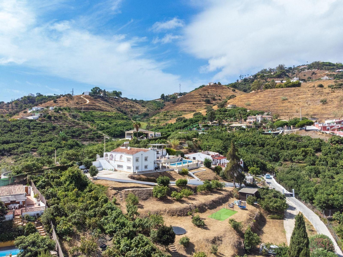 dc6ee3efeb90d1d381b359172e2394d0 - 39